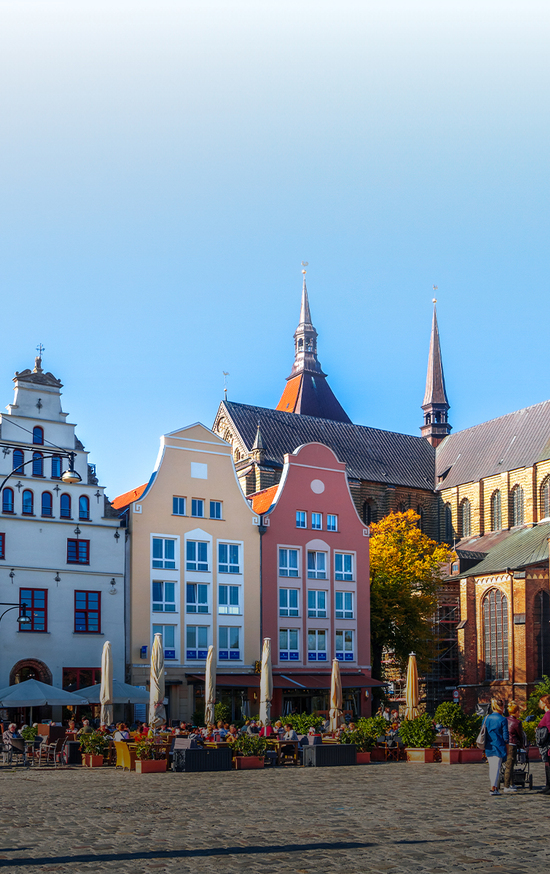 Blick auf Gebäude in der Rostocker Altstadt