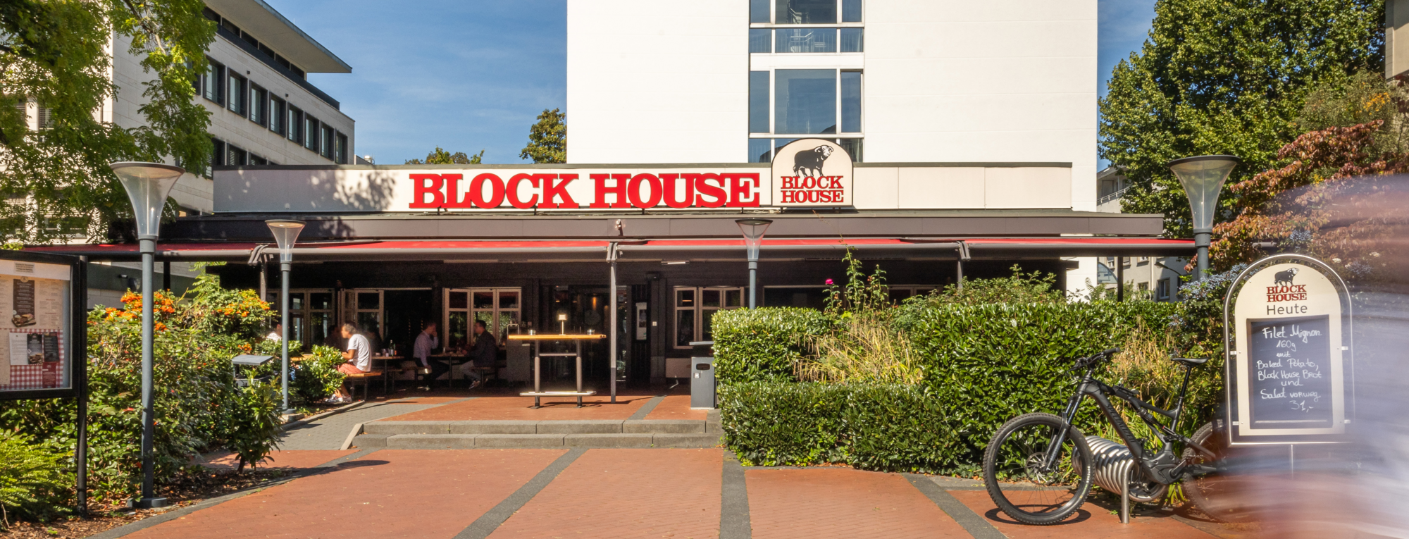 BLOCK HOUSE