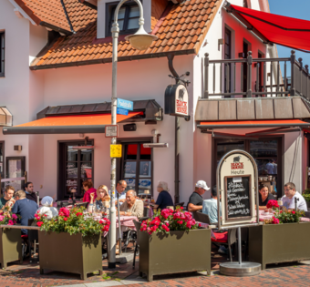 Außenansicht des BLOCK HOUSE Restaurants auf Sylt Außenansicht des BLOCK HOUSE Restaurants auf Sylt