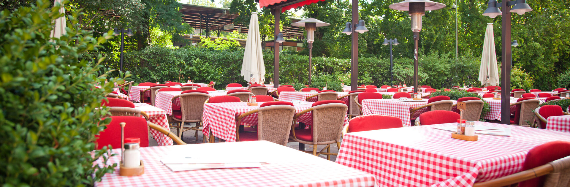 Terrasse des BLOCK HOUSE Restaurants Zehlendorf in Berlin