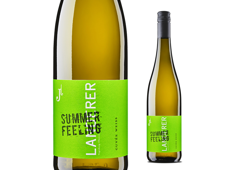 Weinflasche mit grünem Etikett – der Cuvée Weiß 'Summerfeeling' vom Weingut Landerer, Jahrgang 2024