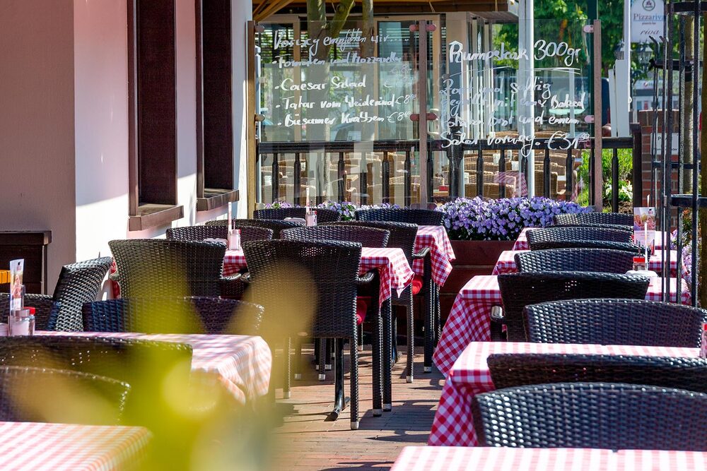 Außenterasse des BLOCK HOUSE Restaurants auf Sylt Außenansicht des BLOCK HOUSE Restaurants auf Sylt